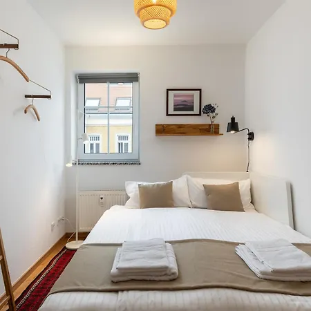 3 Old Building - 4 People Apartment *