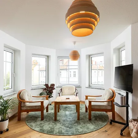 3 Old Building - 4 People Apartment *